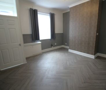 Terraced House to rent on - Photo 2