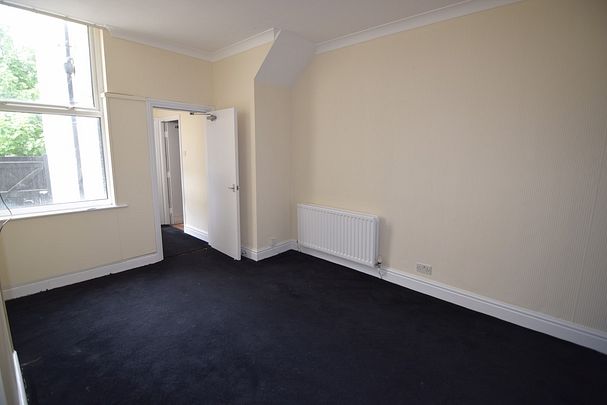 To Let 1 Bed Ground Floor Flat - Photo 1