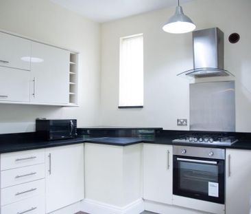 2 bedroom flat to rent - Photo 4