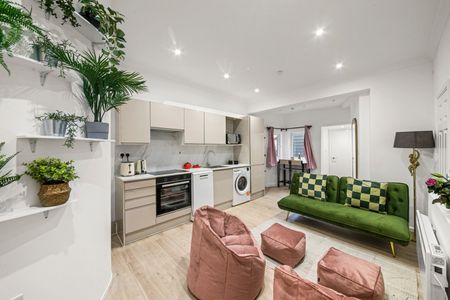 1 Bed Flat, Blackheath, SE10 - Photo 4