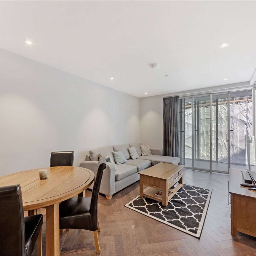 A fantastic two bedroom apartment in Pearce House , set in the iconic London landmark of the Battersea Power Station. - Photo 1