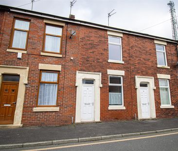 2-Bed Terraced House to Let on Crown Street, Preston - Photo 4