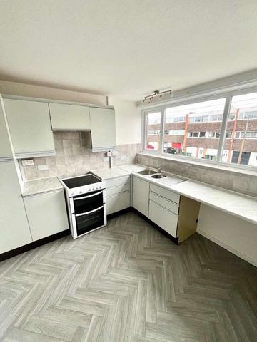 Merton Close, Oldbury, B68 - Photo 3