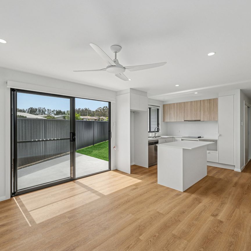 19 Solomon Drive, Lake Cathie NSW 2445 - House For Rent | Domain - Photo 1