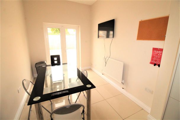 House - Terraced For Rent Wyndcliffe Road, Southsea - Photo 1