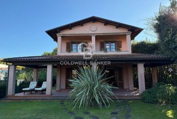 Via Giovanni Agnelli, 82, Forte dei Marmi, Tuscany 55042