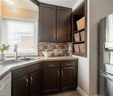 22 FERNWOOD Crescent, Hamilton, Ontario, L8T3L1 - Photo 5