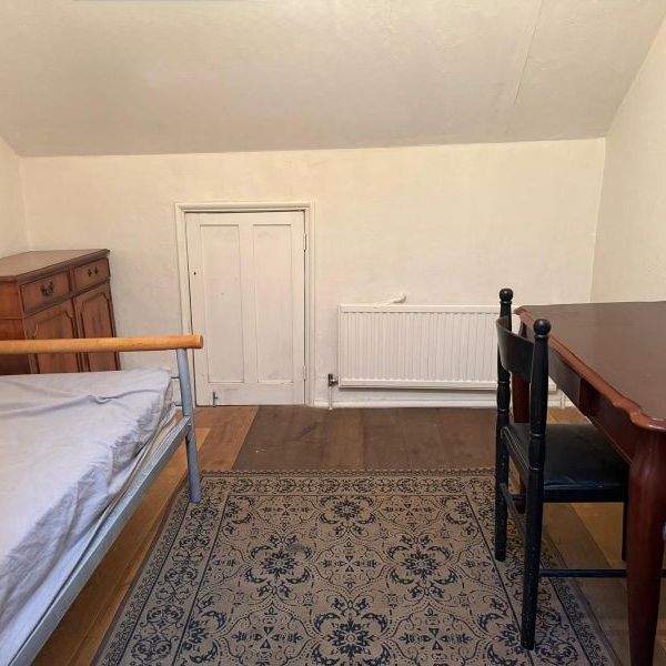 Room in a Shared House, Fairlope Road, E11 - Photo 1