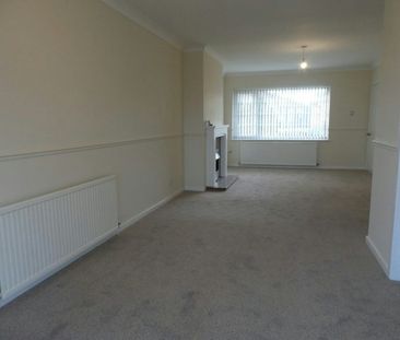 Semi-detached house to rent on - Photo 2