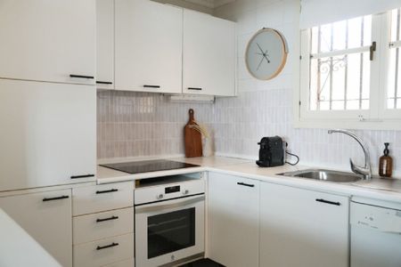 2 Bedroom Apartment For Rent in Estepona, Málaga - Photo 5