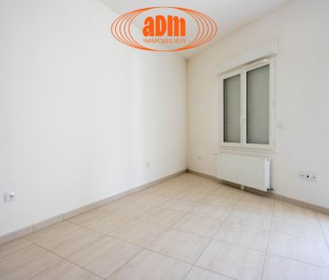 Location STUDIO LIBRE DE SUITE EN RDC - Photo 3