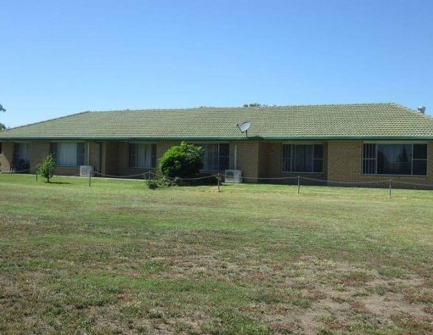 UNIT FOR RENT - Photo 1