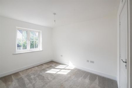 3 bedroom end of terrace house to rent - Photo 4