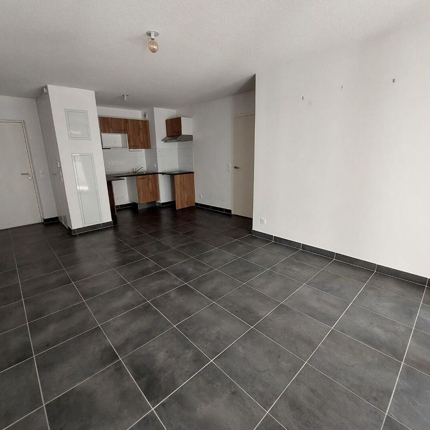 location Appartement T3 DE 57.2m² À NIMES - Photo 1