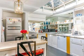 Villa-Parioli: Beautiful independent house with large private garden and terraces. Spacious living, formal dining, study-music room, sun room, 5 bedrooms, 4 bathrooms, parking. rif 163