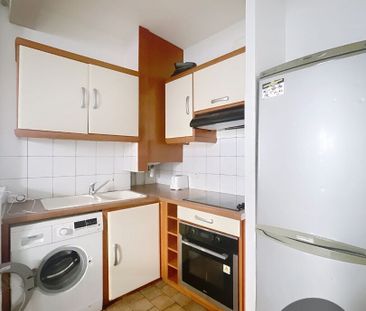 A LOUER AVIGNON INTRAMUROS ( 84000 ) : un appartement de 2 pièces -... - Photo 1