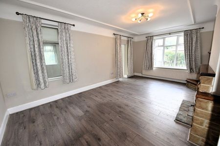 3 bedroom House in The Avenue, Leeds - Photo 3