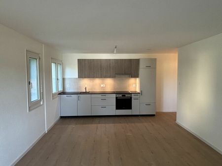 Appartement rénové de 3 pièces avec balcon ! - Photo 4