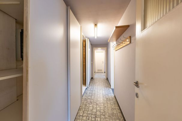Ruim en lichtrijk appartement met 3 slaapkamers pal aan strand - Photo 1