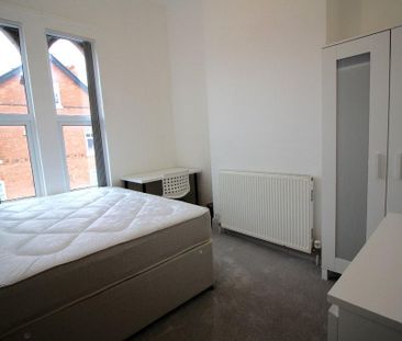 1 bedroom in a house share to rent - Photo 4