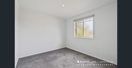 Spacious Townhouse Living in a Peaceful, Parkside Pocket - Photo 4