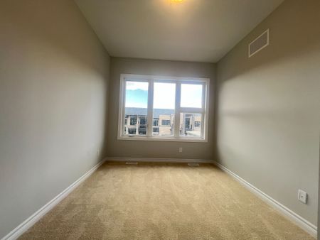 For Lease - 25 Freeman Williams Street, Markham, Ontario - Photo 5