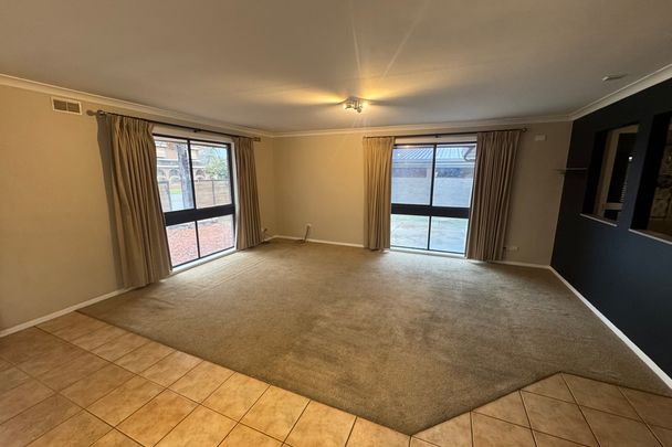 3 BEDROOM HOME!! - Photo 1