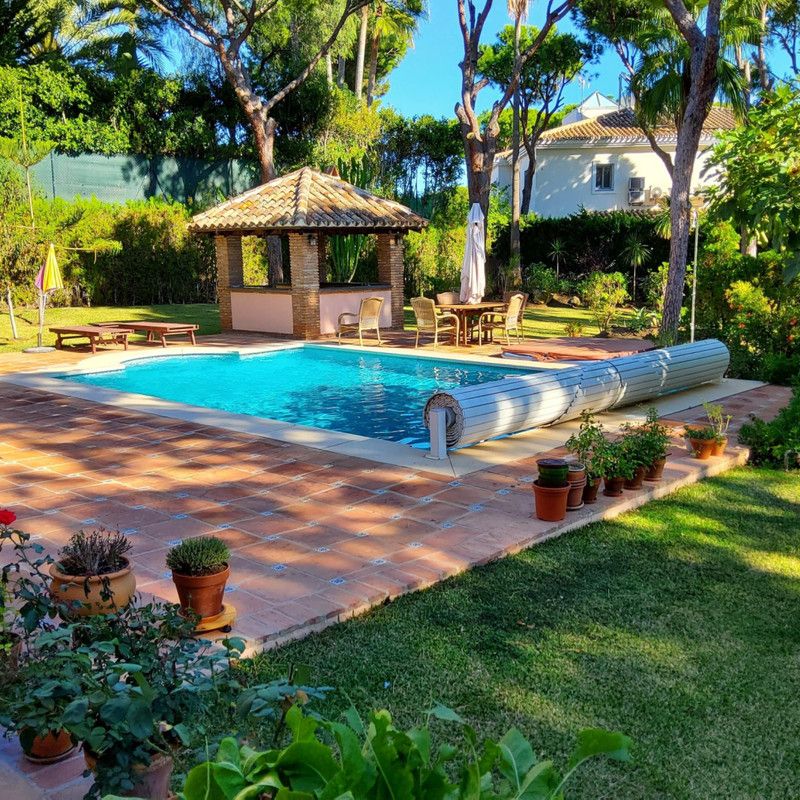 Detached Villa · Las Chapas - Photo 1