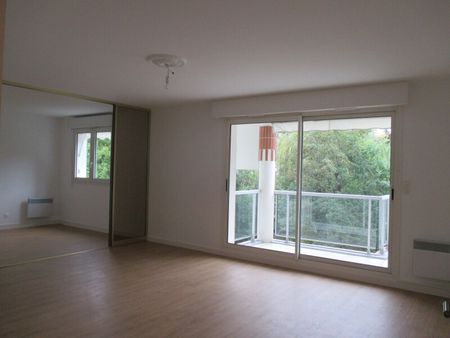 Location Appartement 4 pièces 94m² ORLEANS 45100 - Photo 3