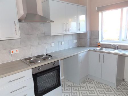 1 bedroom ground floor flat to rent - Photo 3