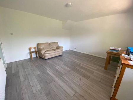 2 bedroom maisonette to rent - Photo 3