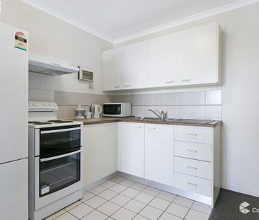 Centrally located - Photo 1