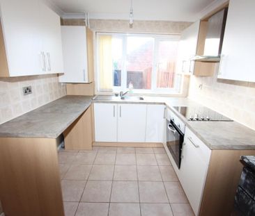3 bedroom terraced house to rent - Photo 4