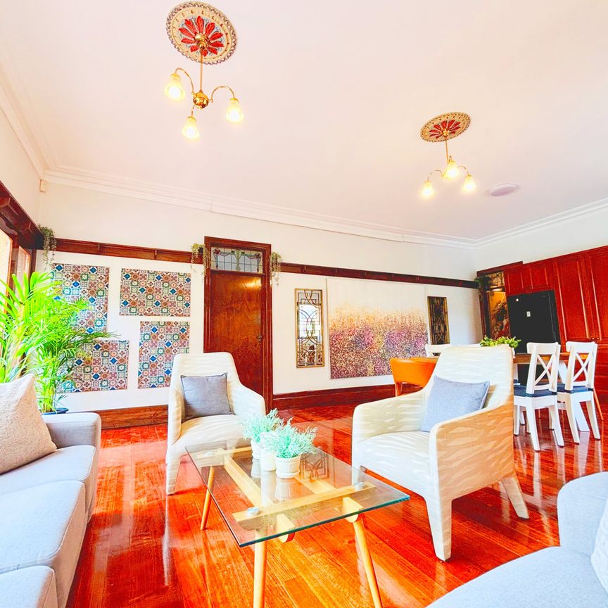 Hawthorn East - Photo 1