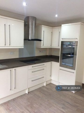 3 bedroom detached house to rent - Photo 5