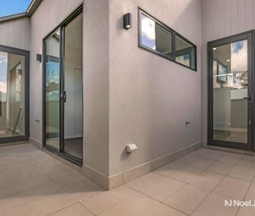 4/6 Esther Crescent, MOOROOLBARK - Photo 6