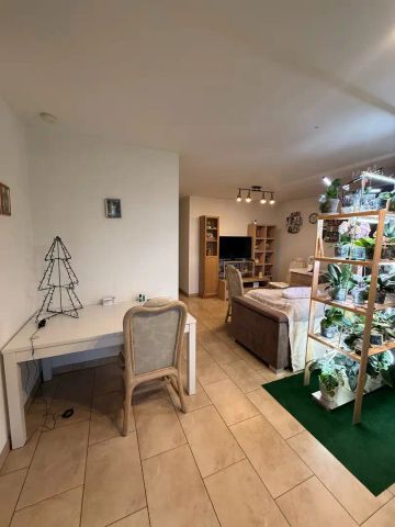 Gelijkvloers appartement met 2 slaapkamers, terras en ruime tuin te Hasselt. - Foto 2