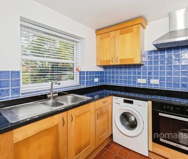 2 bedroom maisonette to rent - Photo 4