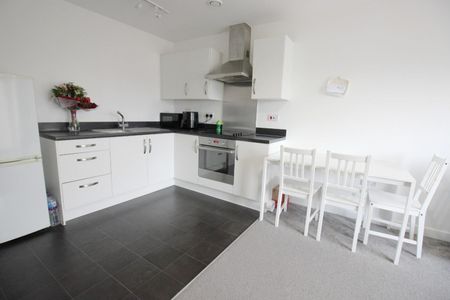 Shetland House, Clydesdale Way, Belvedere, Kent, DA17 6FD - Photo 2