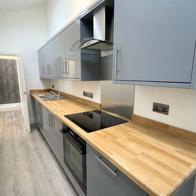 Upper High Street, Taunton, Somerset - Photo 1