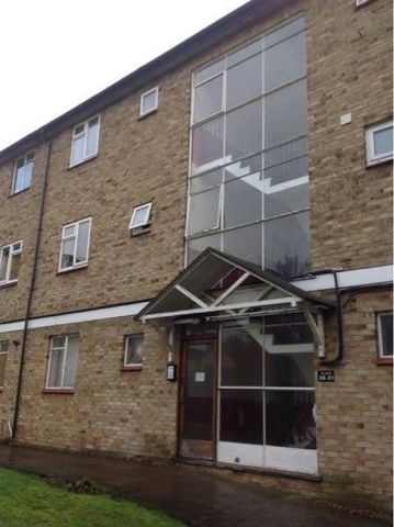 1 bed Apartment - To Let - Photo 3