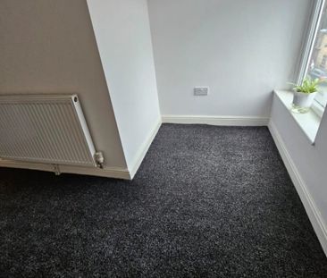 1 bed Apartment - To Let - Photo 2