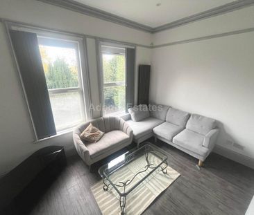 3 bedroom flat to rent - Photo 2