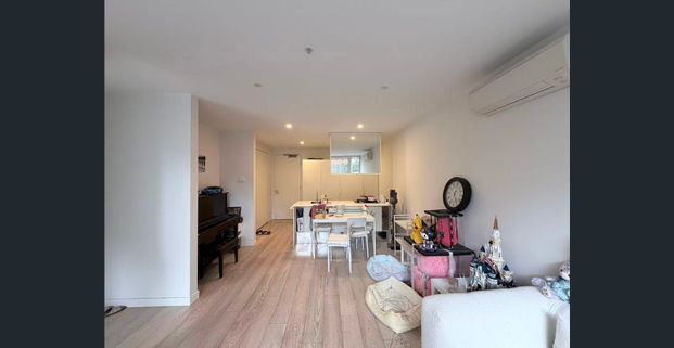 Modern Living in the Heart of Brighton – Ground Floor Apartment with Courtyard - Photo 1