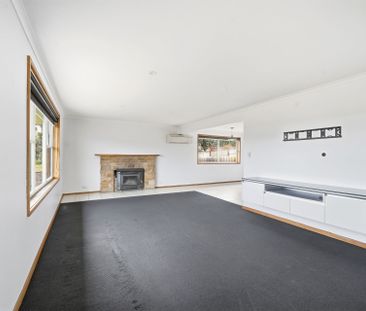 Spacious Living, Freshly Updated, Ready to Move In - Photo 1