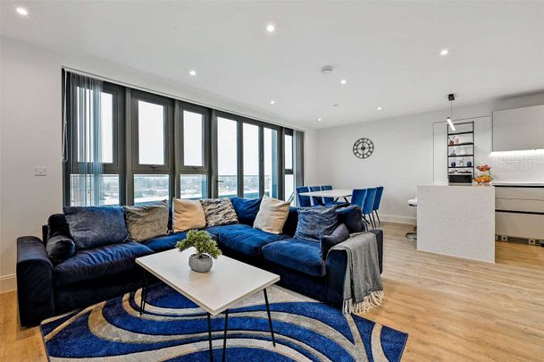 Sort let: Duplex two bedroom penthouse apartment with Far-Reaching westerly views. - Photo 1