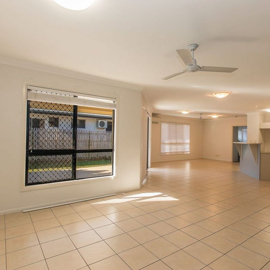 Family home in Mount Louisa - Photo 1