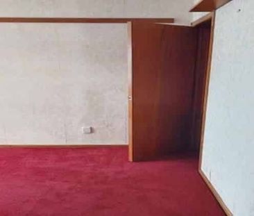 Charming 3BR Home in Te Atatu South - Photo 5