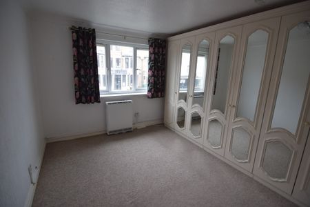 To Let 2 Bed Apartment - Photo 5
