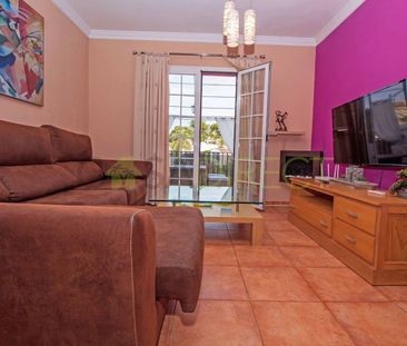 Alquiler de piso en Calle Vélez Málaga - Photo 3